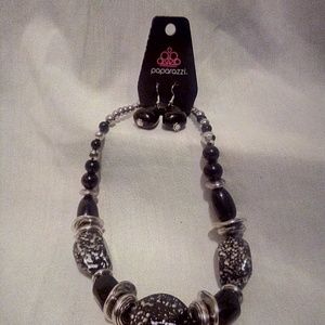 paparazzi Jewelry - Paparazzi earings and necklace set! paparazzi Jewelry - Paparazzi earings and necklace set!